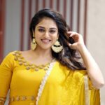 Indhuja Ravichandran Instagram – Clicks @arunprasath_photography
Costumes @adhiktha_by_sn