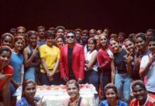 Indhuja Ravichandran Instagram - Yeh !! This is how my birthday became so precious this year with @arrahman sir🥰 Tnq Vijay sir ❤️U created this moment🤗 #myalltimefavourite❤️ #arrahman #lovlyhuman #thalapathyvijay #alwayscute #atlee #agsentertainment #bigil #vaembu #birthdaycelebration #01aug2019 #singapenneysongshoot