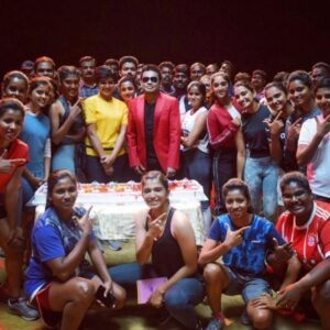 Indhuja Ravichandran Instagram - Yeh !! This is how my birthday became so precious this year with @arrahman sir🥰
Tnq Vijay sir ❤️U created this moment🤗

#myalltimefavourite❤️ #arrahman 
#lovlyhuman #thalapathyvijay #alwayscute #atlee #agsentertainment 
#bigil #vaembu #birthdaycelebration #01aug2019 #singapenneysongshoot