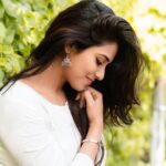 Indhuja Ravichandran Instagram - 💁🤷🙋 Pc @arunprasath_photography