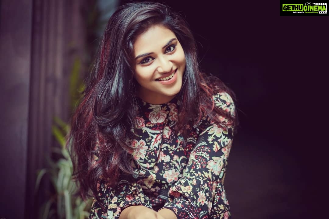 Indhuja Ravichandran Instagram - Thanks for the wonderful Clicks:) PC:@arunprasath_photography CC: @akdesigns19