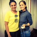 Indhuja Ravichandran Instagram - Always an inspiration for me... had a wonderful time with u @simranrishibagga ... years passed but ur style remains the same when u dance... #anandavikatancinemaawards #ReharsalTime #loveforsimran #goodhearted