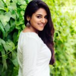 Indhuja Ravichandran Instagram - 💁🤷🙋 Pc @arunprasath_photography