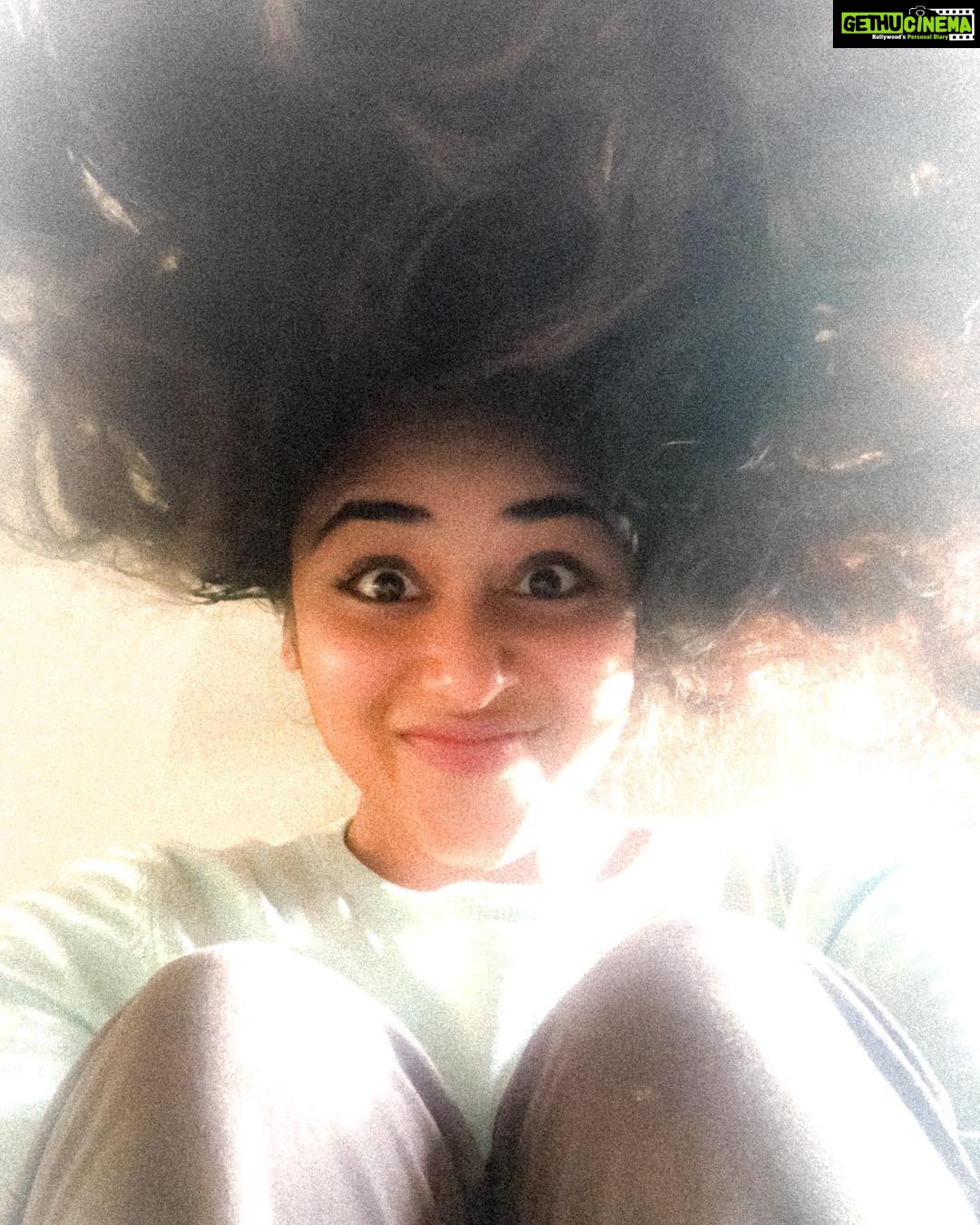 Indhuja Ravichandran Instagram - UpSiDe DoWn 🤓