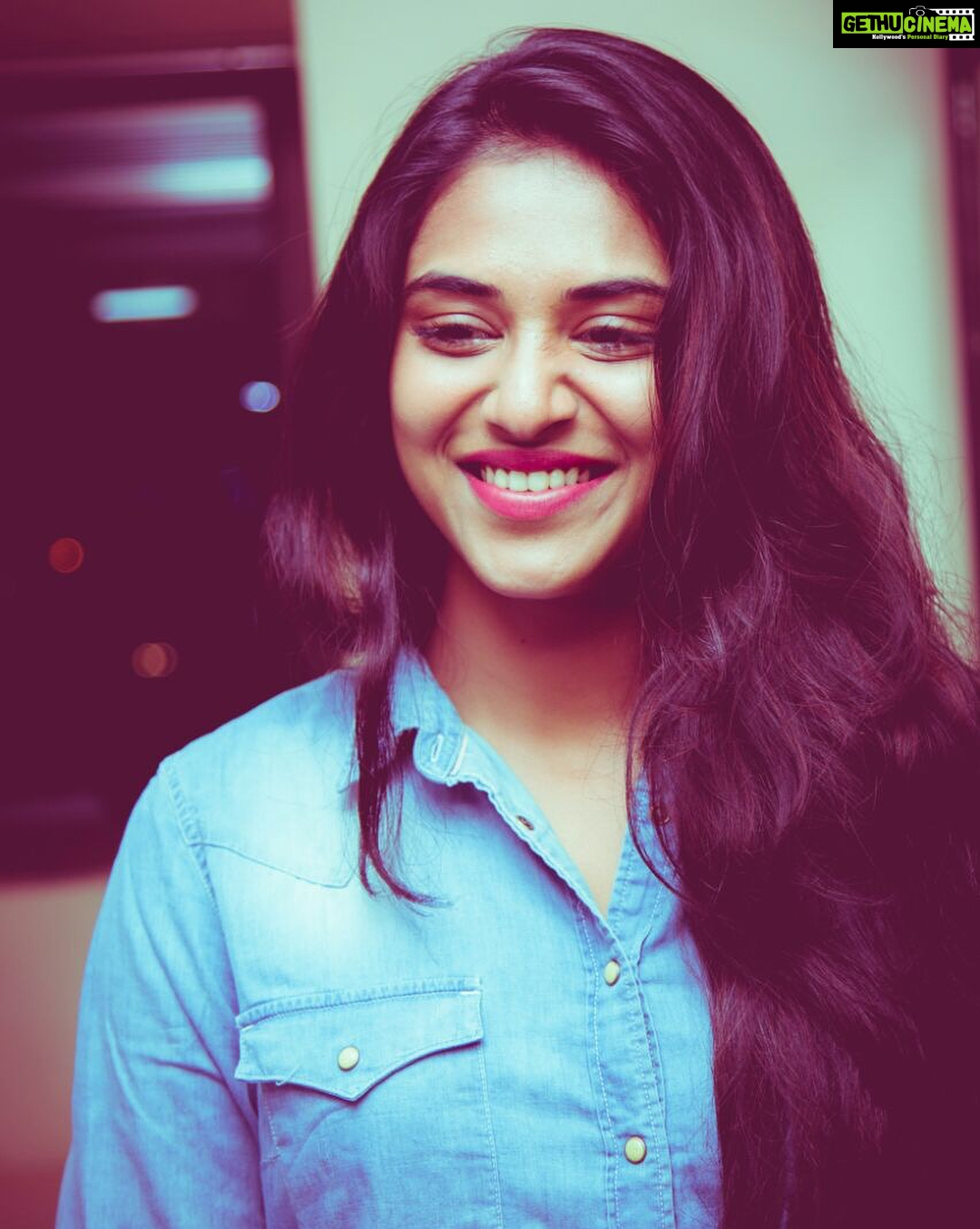 Indhuja Ravichandran Instagram - 😊