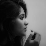 Indhuja Ravichandran Instagram - Dark Site !!!! #Behindthescene #makeover #shoottime #black&white #instagramer #instagram #mirrorlove #profileview ☺️