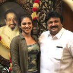 Indhuja Ravichandran Instagram - Lunch time with 60 Vayadhu Maaniram team at Legend Shivaji Sir's House. #annaiillam #PrabhuSir #fatherlove #tastyfood #cheatdiet #lovlyfamily #vettukuthu 😇