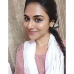 Indhuja Ravichandran Instagram – NOSTALGIA ✨️

#mycollegelook