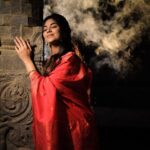 Indhuja Ravichandran Instagram – இனிய தமிழ் புத்தாண்டு நல்வாழ்த்துக்கள் ✨✨

#myhappyplace 🫶 
#tonewbeginnings 
#tamilnewyear #2023 
MUAH – @saranyamakeoverartistry @mani_stylist_ 
📸 @the_shutter_photography 
Jewellery @original_narayanapearls 
Saree @d_blossoms_saree
