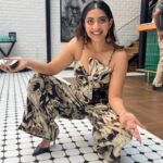 Ira Khan Instagram – A girl gang spotted in their natural habitat 📸 🌹😹♥️ defining characteristics – always ready to get into awkward squats in public (with no shame) for each other 😎