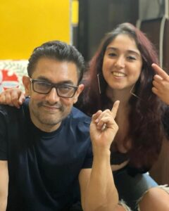 Ira Khan Instagram - Guess who did my make-up?
It's interesting when your father walks up to you and claims he can do your make-up better than you can... and he turns out to be right.
Who needs YouTube tutorials?!