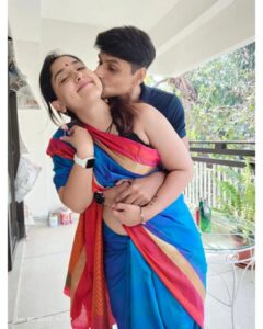 Ira Khan Instagram - What a pretty colour! This sunday is Dadi's saree❤
It's silk. That's all I know.
.
.
.
#sareesunday #dressup #handmedown #secondhandfashion #sunday #familylunch #lunch