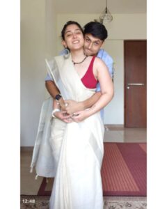 Ira Khan Instagram - Khadi cotton saree from Bombay.
Happy Sunday!
@pritam_shikhare thank for the saree!
Please don't miss the handbags!
.
.
.
#sareesunday #saree #weekend #cotton #sunday #dressup #calvinklein #secondhandfashion