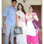 Ira Khan Instagram - Khadi cotton saree from Bombay. Happy Sunday! @pritam_shikhare thank for the saree! Please don't miss the handbags! . . . #sareesunday #saree #weekend #cotton #sunday #dressup #calvinklein #secondhandfashion