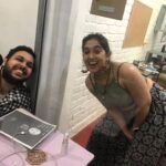 Ira Khan Instagram - Don't forget to play as you work❤ Silly pictures, miming, soya sticks and Roozbeh always make things better. Happy Friday!🤗🤗 . . . #work #play #sillypictures #mime #mindthedoor #soyasticks #tgif #friday #friends #hugs