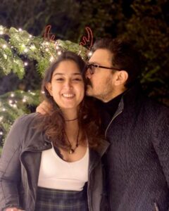 Ira Khan Instagram - Merry Christmas 🎄
Part 2.
Bloopers in story!

#christmastree #christmas #holiday #raindeer #love #fashionicons #coolkids