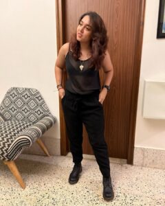 Ira Khan Instagram - #laalsinghchaddha #release #release-week

I put on pants all week! Almost.