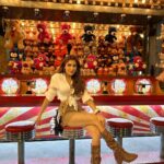 Ishita Raj Sharma Instagram - Enter the DC WB world wimme! . . #travelwithIR #dccomics # Warner Bros. World Abu Dhabi