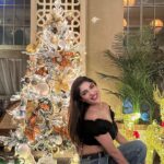 Ishita Raj Sharma Instagram - Now that’s called a full house with my fav’s! #christmasvibes❄️