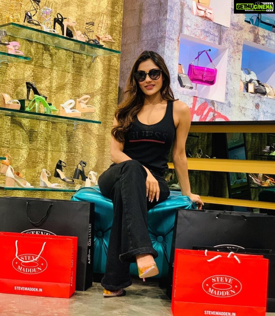 Ishita Raj Sharma Instagram - In love with @stevemaddenindia new #CallMeMaddens collection Get the new madden shoes and avail huge discounts and offers!! #nexuselante #stevemadden Collaboration