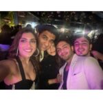 Ishita Raj Sharma Instagram - Out of 100 pictures when only 9 comes clear, it’s called a Not-so-BLAQ youngsters 😉 @anisshamazumder #ankit #lastdayassingle #bhaikishadi #familyislove #familia #youngstersnights New Delhi