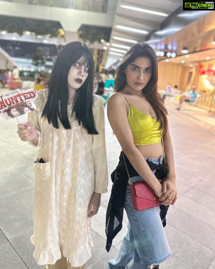 Ishita Raj Sharma Instagram - Trick or treat? Have a spooky Halloween’s! . Which is your fav horror film? Tell me in the comments below. Mine is Veronica! . . . . #travelwithIR #ishitaraaj Bangkok, Thailand