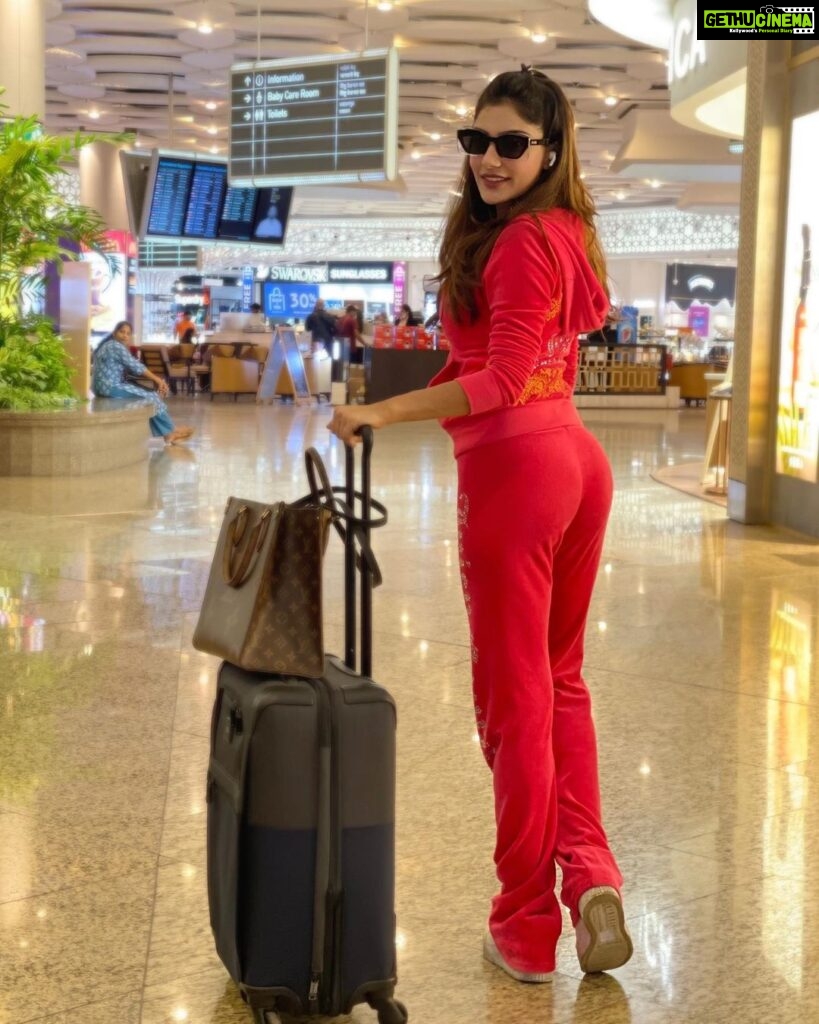 Ishita Raj Sharma Instagram - Travel before you run outta time! Now I’m running late, ok bye Bon Voy! Terminal 1 DXB International Airport