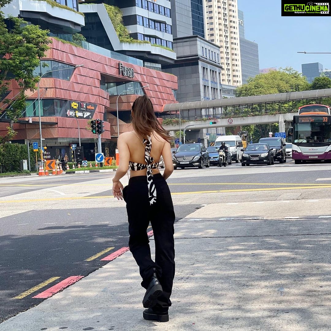 Ishita Raj Sharma Instagram - Walk-in my runway 💃🏻 Singapore City