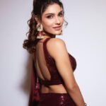 Ishita Raj Sharma Instagram - खुद पे इतराना आदत थी उनकी एक ये ही तो बुरी आदत थी उनकी …. पूछा जब बेनयाज़ी क्यू है इतनी, कहा उसने, दिल लगी सबसे जो नहीं है इतनी… - इशीता राज