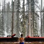 Ishita Raj Sharma Instagram - These snow cotton balls dripping from up above sinkin into the hot pool giving me chills and goosebumps in the most comforting way : surreal if that could be! 🤍💙 Khyber
