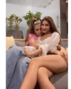 Ishita Raj Sharma Instagram - Too posey for a candid?