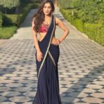 Ishita Raj Sharma Instagram - Gazab ka hai din dekho zara…. 💖💙 Amarvilas, Agra