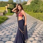 Ishita Raj Sharma Instagram - Gazab ka hai din dekho zara…. 💖💙 Amarvilas, Agra