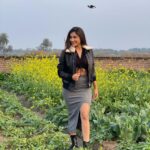 Ishita Raj Sharma Instagram - No Sarson ke khet, No Patiala suit, Just some sun in this chill is All- to set the mood!! 📸 - @mesunnysingh 🤗 . . . Jacket @tanandbrun Chandigarh