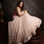 Ishita Raj Sharma Instagram - Dovely 🦢