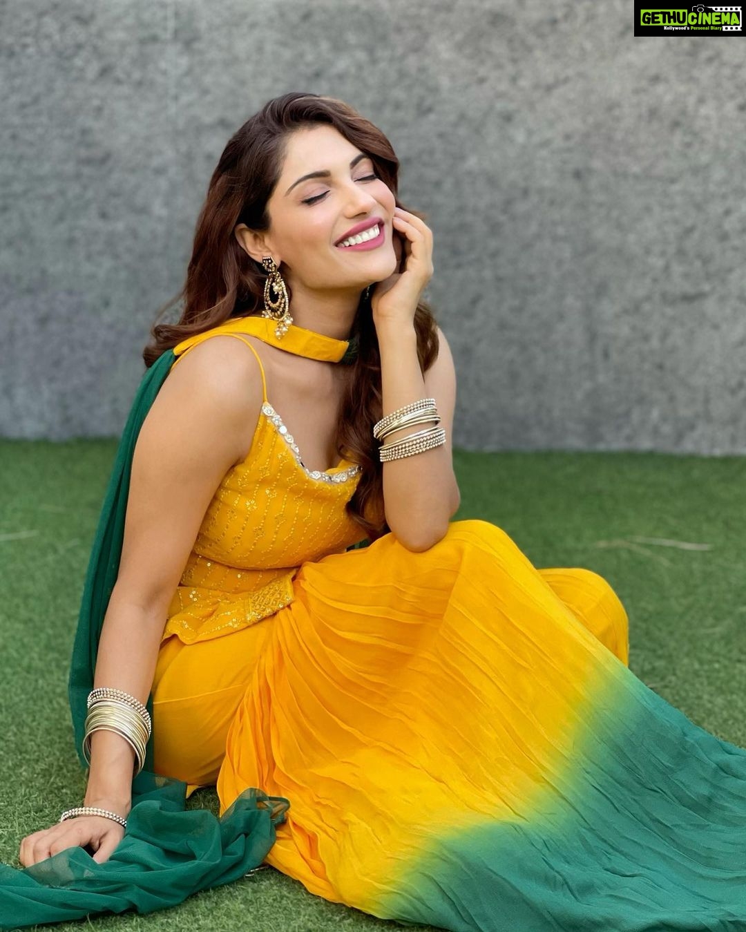 Ishita Raj Sharma Instagram - A Smile never goes out of style😁