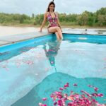 Ishita Raj Sharma Instagram - Weekend getaway be like- Hot pool and some roses 🥀 essential for your daily doses🌸