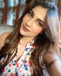 Ishita Raj Sharma Instagram - Do we need a reason to be happy? 
Ain’t this life enough a blessing! 
#stateofmind