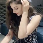 Ishita Raj Sharma Instagram - Easiest patch up trick. Try! 😜 . . . . . . . . . . . . #reelsinstagram #reels #reelsitfeelsit #reelitfeelit❤️❤️ #videos #funnyvideos #bollywoodsongs
