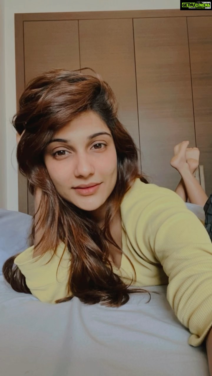 Ishita Raj Sharma Instagram - Ever woke up feeling like this? Random yet sweet without much reason? . . . . . . . #reelsinstagram #reels #instagram #instadaily #videos #viralvideos #funnyvideos #reelsvideo #ishitaraj