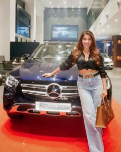 Ishita Raj Sharma Instagram - Dear diary, I bought my first car!! Yayy😁 It’s true, fortunate are those who have the constant support of their parents, and I can’t deny I’ve been that lucky child. And even though, you can’t repay the debt of selfless love, but I’ve always wanted to do something on my own to revert at least a fragment of what I’ve been bestowed with. And that’s what makes this car, extra special! Because this is, well my first that I could buy on my own. First I thought that it’s the car that would make me happy BUT now I know, it isn’t the car, but the thought it leaves me with- that l’m wee bit capable of doing something for them. So to the ones who said money can’t buy happiness, maybe didn’t know it wasn’t the happiness of material things but rather the happiness you could afford to make your loved ones feel proud, anyway possible. On that note, Thankyou mumma papa for believing ❤️ and the universe for blessing.🤞 Keep workin hard and one day, you’ll reap! And hey, most importantly… Enjoy life while it lasts😜 #simplegospel @autohangar . . #Mercedes-Benz #mercedessuv #cargram Auto Hangar-Mercedes-Benz