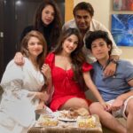 Ishita Raj Sharma Instagram - Thankyou for all I have. Thankyou for all the love. When your family flies to see you no matter what, whichever corner of the world you are, it’s paradise right there right then. Forever spoilt! Forever blessed! #birthday’21 #lockdownbirthdayscouldbesogood JW Marriott Mumbai Juhu