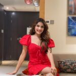 Ishita Raj Sharma Instagram - Thankyou for all I have. Thankyou for all the love. When your family flies to see you no matter what, whichever corner of the world you are, it’s paradise right there right then. Forever spoilt! Forever blessed! #birthday’21 #lockdownbirthdayscouldbesogood JW Marriott Mumbai Juhu