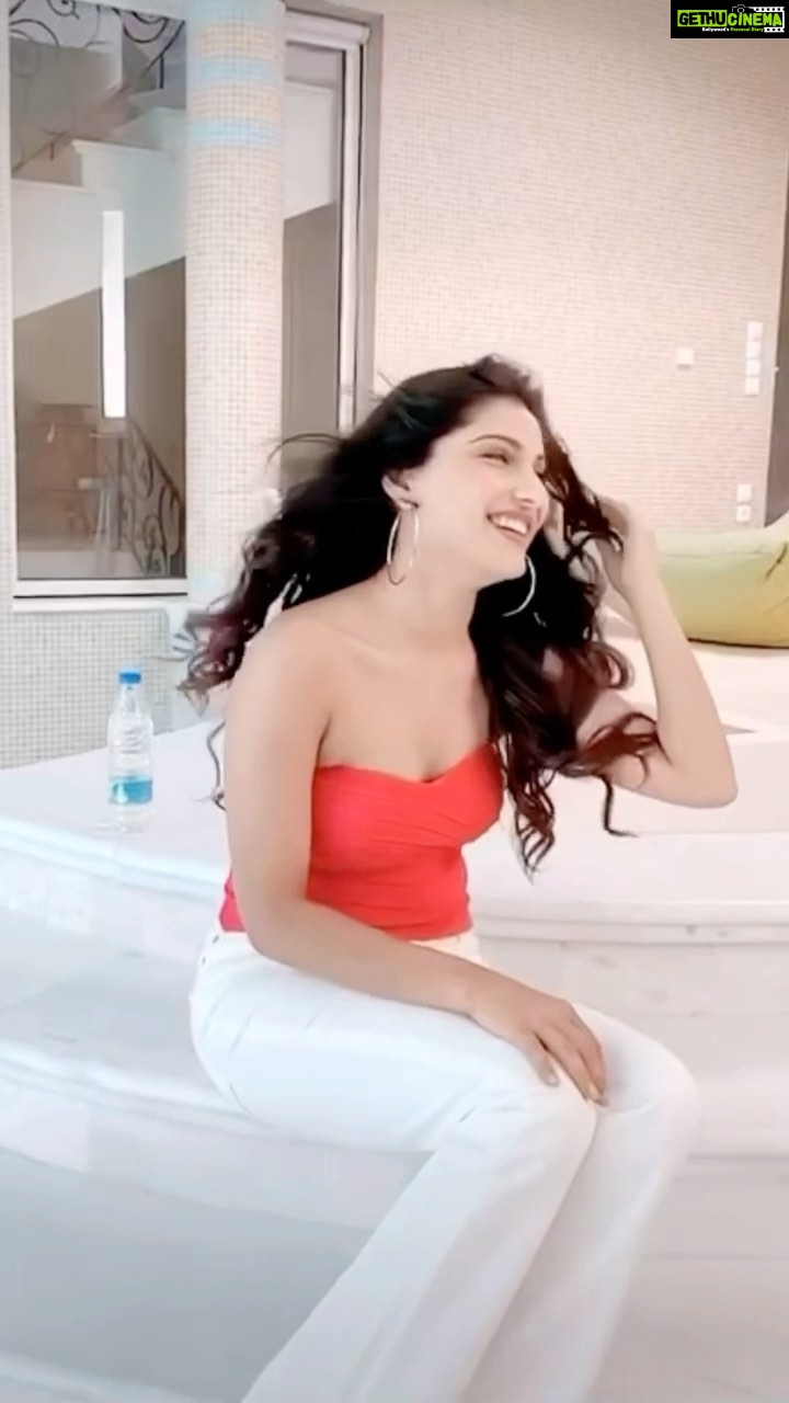 Ishita Raj Sharma Instagram - Reeling the years 🌚 . . . #reelstrending #summertrends #reelingit #feelitreelit