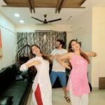 Ishita Raj Sharma Instagram - Holi special 🌈🌸 #reels #holihai #balampichkari