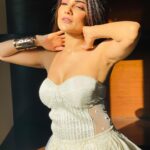Ishita Raj Sharma Instagram - Touch me not, With bare hands But with your bare soul🕊