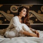 Ishita Raj Sharma Instagram - सूट suit karda??
