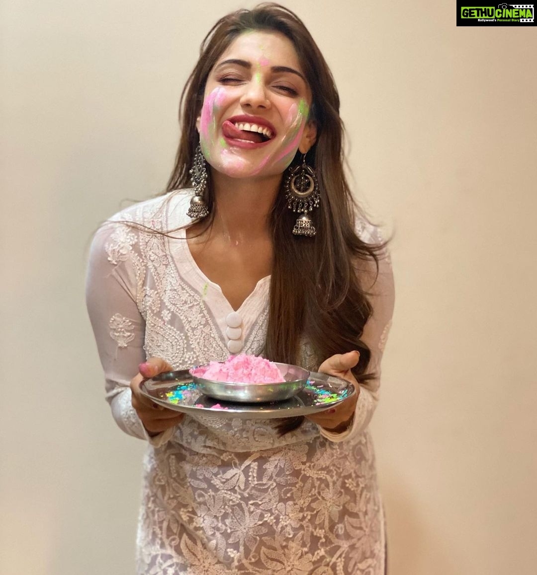 Ishita Raj Sharma Instagram - Pyar se raho sabke sung, Khelo holi ke saare rang! Happy holi ‘21 🌈🌸