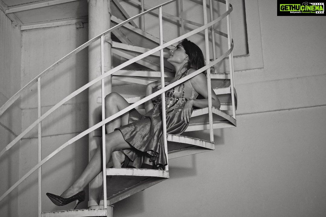 Ishita Raj Sharma Instagram - Classic is the new modern! 💋