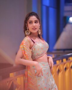 Ishita Raj Sharma Instagram - Soft florals and pastels 🌸☘️🍁 . . Rocking in this @gopivaiddesigns 📸 @iam_rajinamdar #bombaytimesfashionweek2023